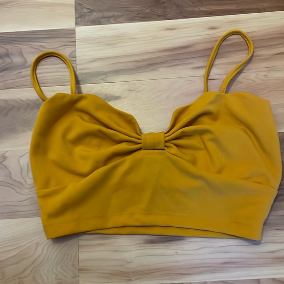 Shein Mustard yellow cropped tank top - Picture 2 of 3